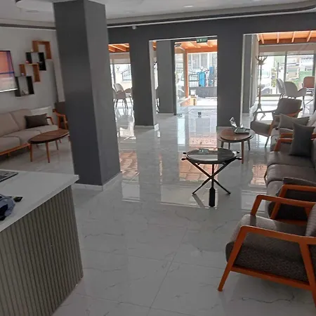 Ξενοδοχείο με διαμερίσματα Akarca Butik *